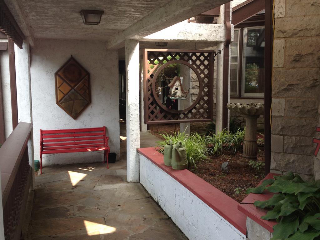Hotel Matterhorn Tower Eureka Springs Exterior foto