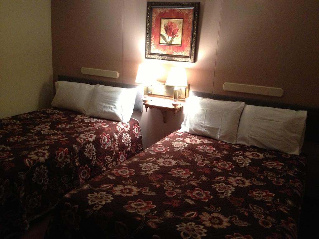 Hotel Matterhorn Tower Eureka Springs Habitación foto