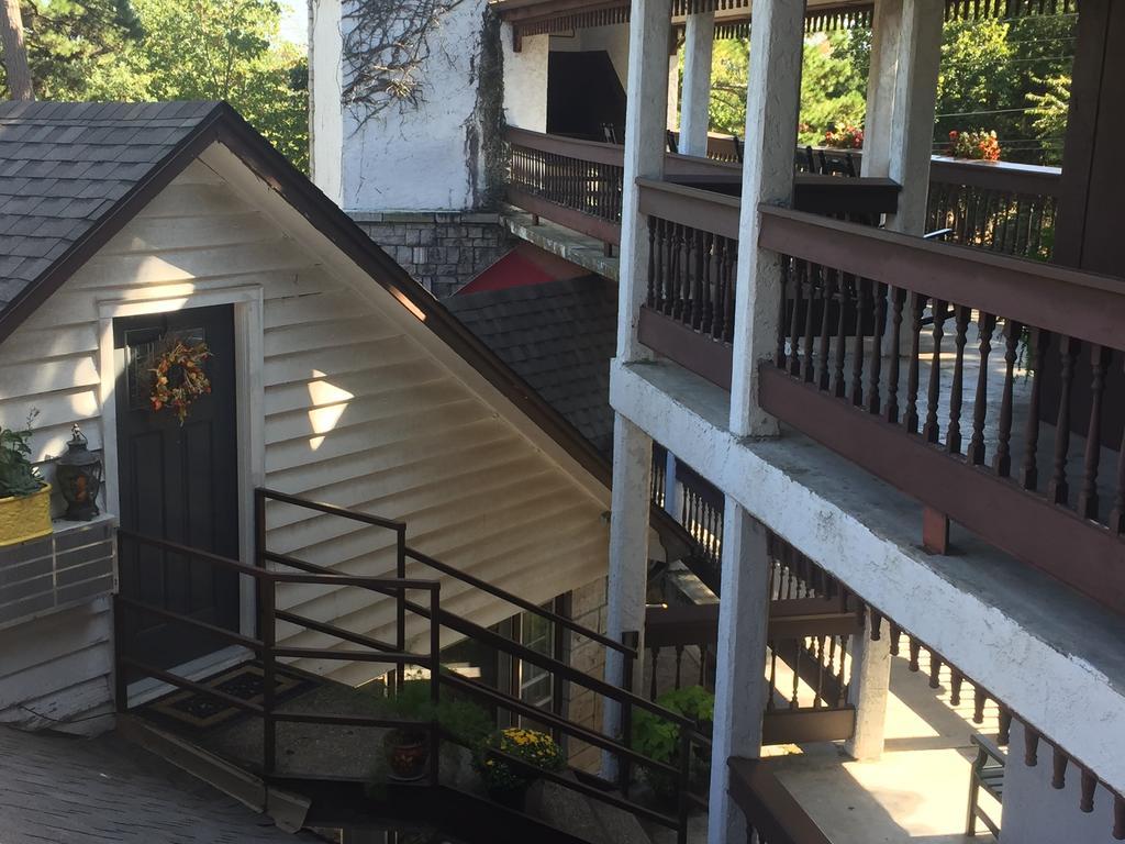 Hotel Matterhorn Tower Eureka Springs Exterior foto